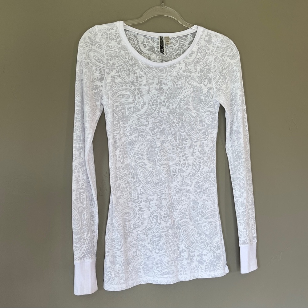 BKE Y2K Sheer Mesh Henley Top White Abstract Long Sleeve Layering Womens M